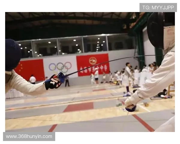 韩何吴杨四将现身基地康复训练